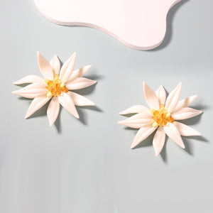 ARETES FLOR BLANCA