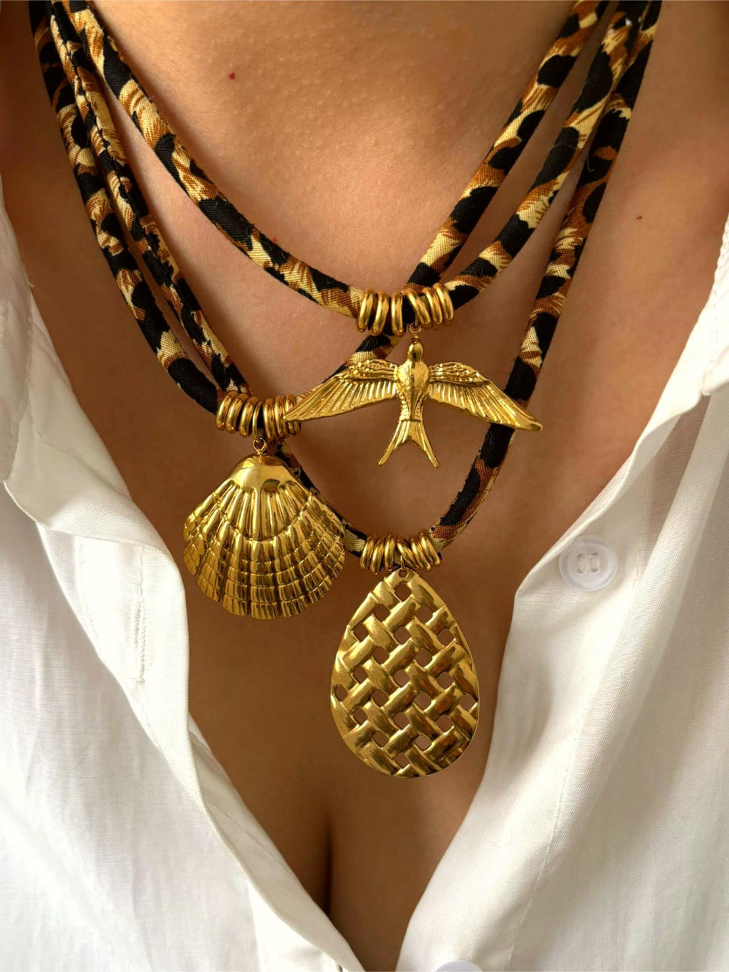 COLLARES DIJES DORADOS