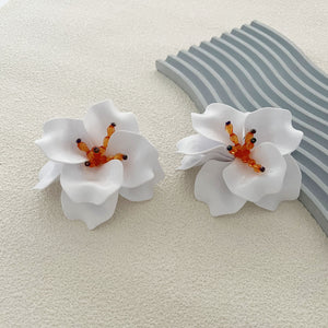 ARETES FLOR BLANCA