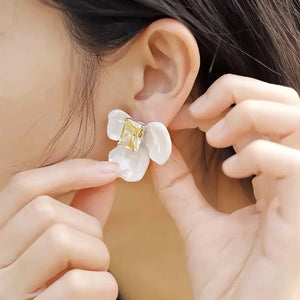 ARETES FLOR NÁCAR