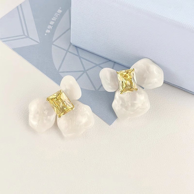 ARETES FLOR NÁCAR