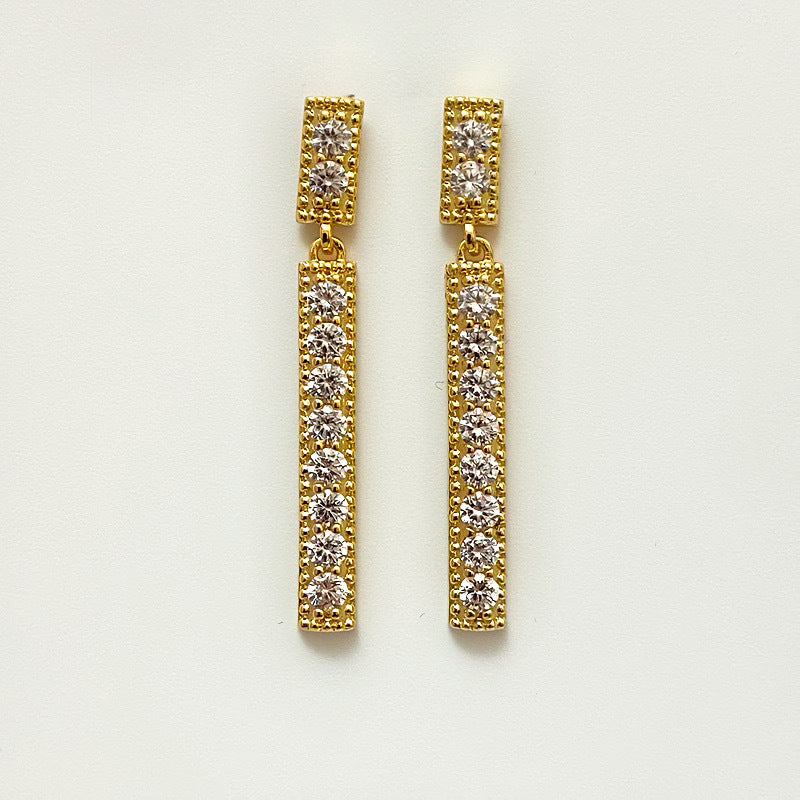 ARETES ZIRCONIA