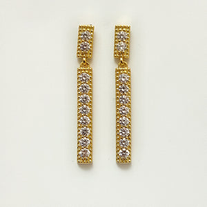 ARETES ZIRCONIA