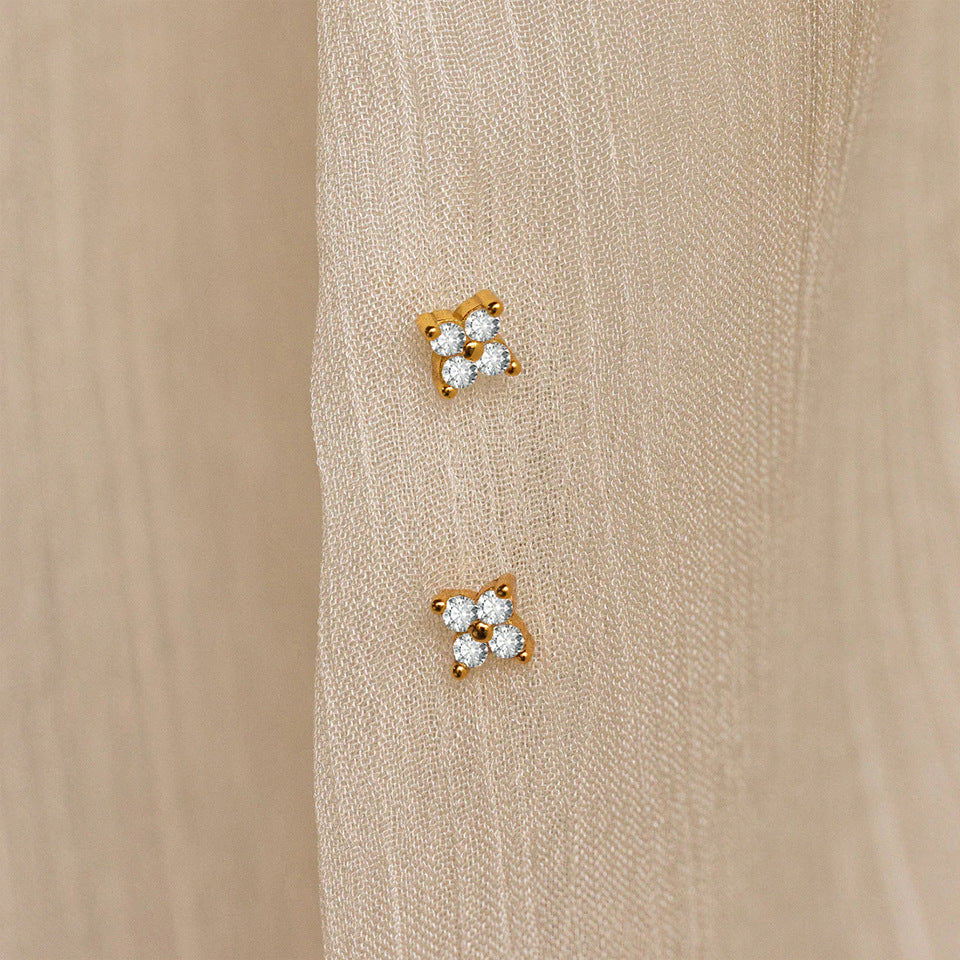 ARETES TRÉBOL