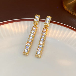 ARETES ZIRCONIA