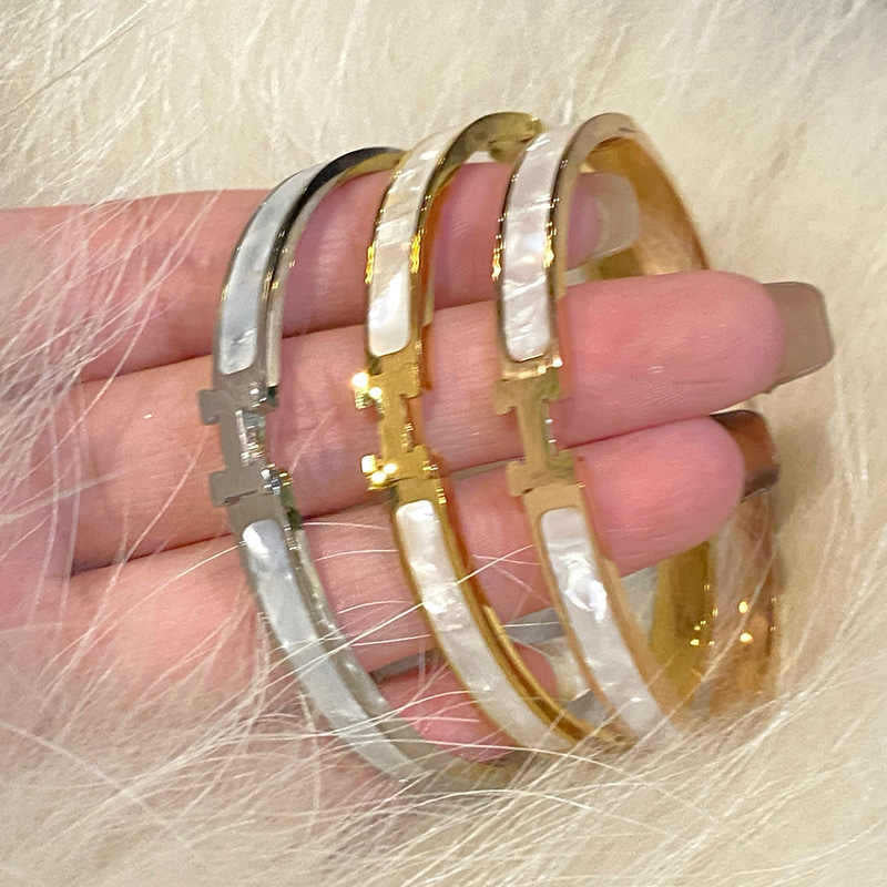 PULSERA NACARADA